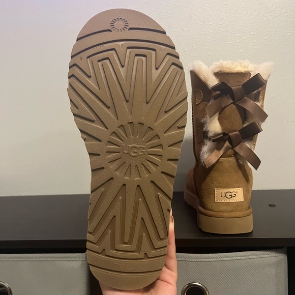 Only worn once or twice. I do not have the original box that they came in. - Picture 4 of 5